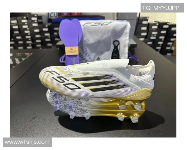 阿迪达斯猎鹰足球鞋助你在球场上飞翔尽显速度与灵动魅力